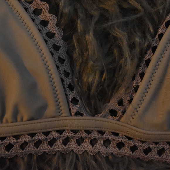 NWT: Aerie Grey Triangle Bikini Top - Picture 3 of 4